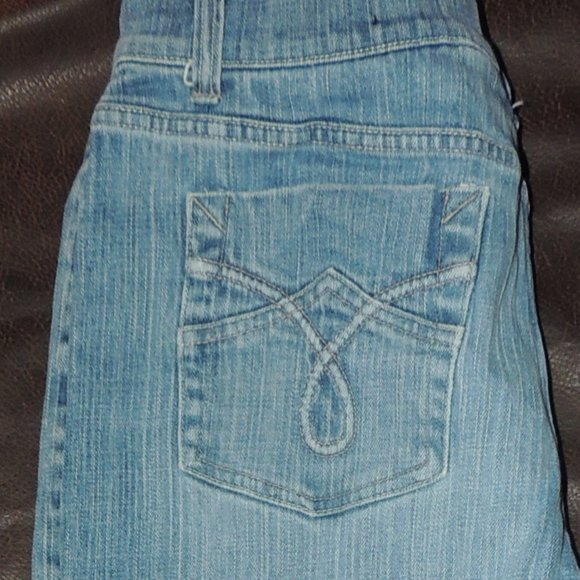 NorthCrest - Women's Capri Jean w/Cuffed Hem - Picture 7 of 7
